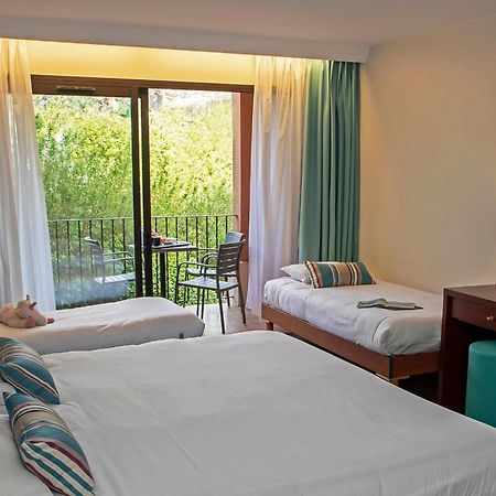 Hotel Les Jardins De Сент-Максим Экстерьер фото