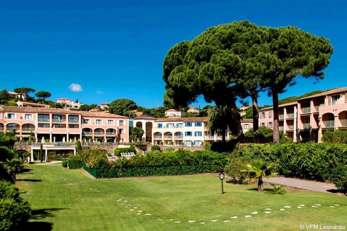 Hotel Les Jardins De Сент-Максим Экстерьер фото